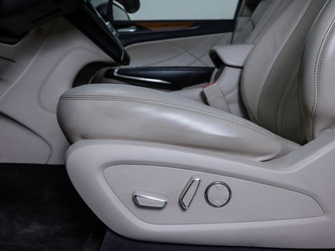 Used 2019 Lincoln MKC Select w/ Select Plus Package image 19