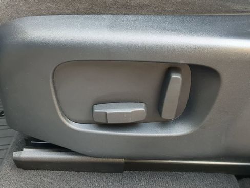 Used 2019 Land Rover Range Rover Velar S image 16