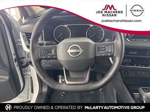 Used 2025 Nissan Rogue SV image 26