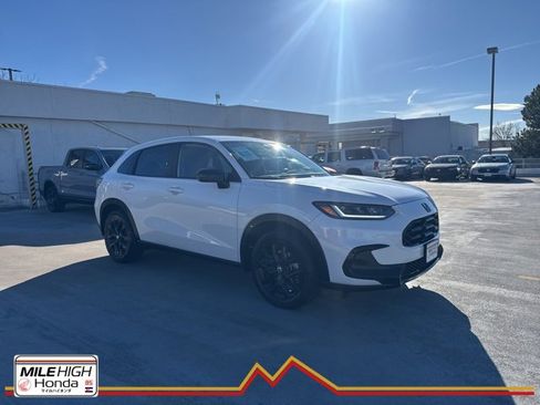 Used 2023 Honda HR-V Sport image 1