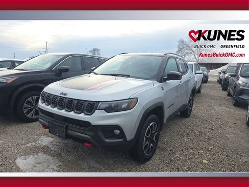 Used 2024 Jeep Compass Trailhawk image 24
