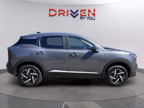 New 2026 Nissan Kicks SV w/ Illumination Package image 6