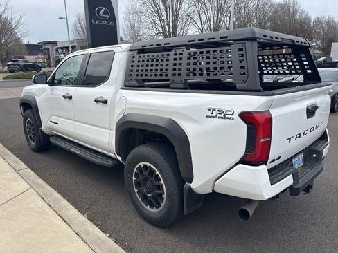 Used 2024 Toyota Tacoma TRD Off-Road w/ TRD Off Road Upgrade Package image 3