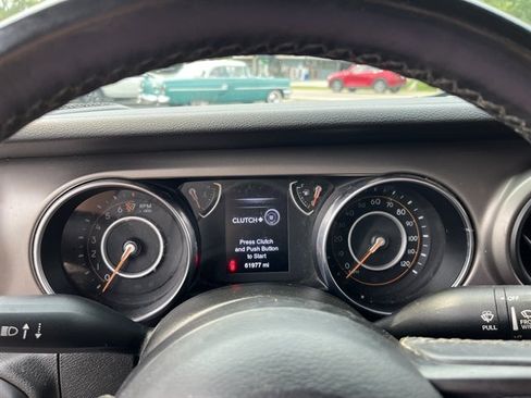 Used 2019 Jeep Wrangler Sport AWD/4WD image 21