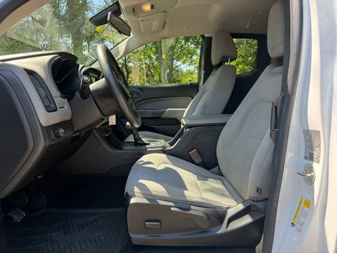 Used 2019 Chevrolet Colorado W/T RWD image 16