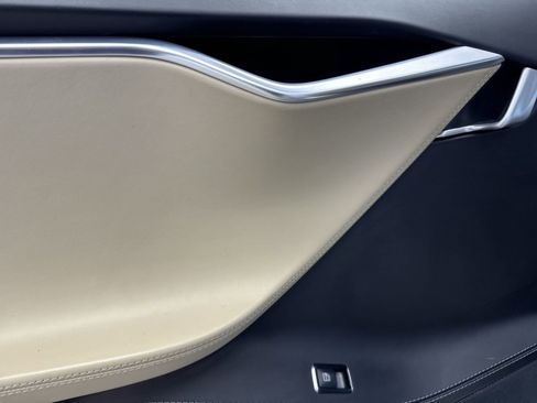 Used 2016 Tesla Model S P90D image 29