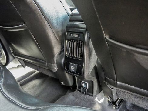 Used 2022 Jeep Compass Limited image 24