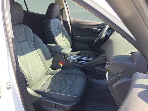 Used 2023 Buick Envision Avenir image 23