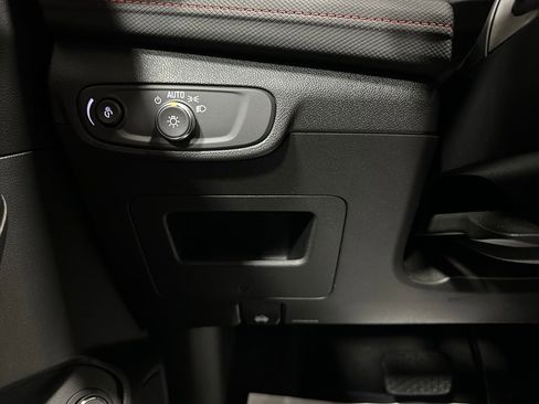 Used 2024 Chevrolet TrailBlazer RS w/ Convenience Package image 17