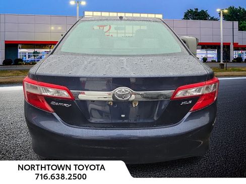 Used 2014 Toyota Camry XLE image 8