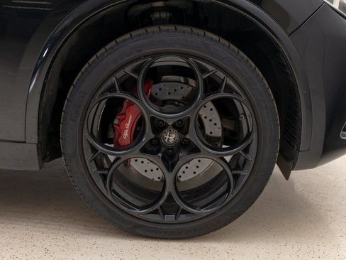 Used 2023 Alfa Romeo Stelvio Quadrifoglio image 51