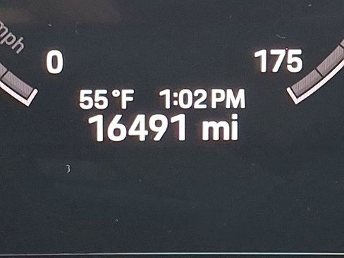 Used 2025 Porsche Cayenne image 23