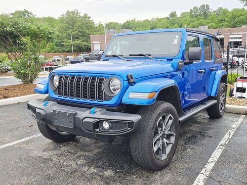 Used 2024 Jeep Wrangler Unlimited AWD/4WD image 4