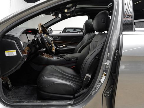 Used 2014 Mercedes-Benz S 550 Sedan image 4