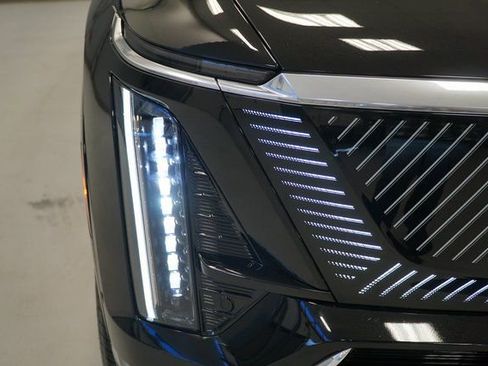 New 2026 Cadillac Vistiq Premium Luxury AWD/4WD image 10