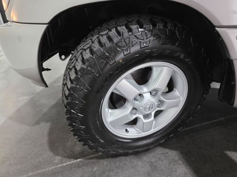 Used 2003 Toyota Land Cruiser AWD/4WD image 58
