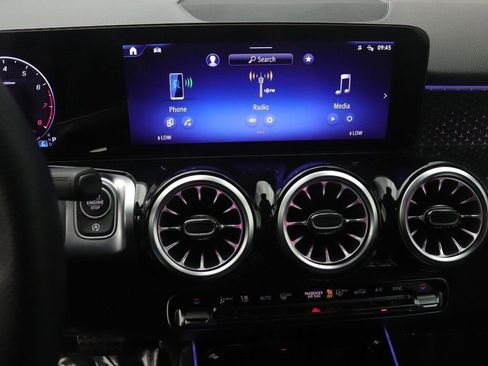 Certified 2025 Mercedes-Benz GLB 250 image 11