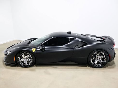 Used 2022 Ferrari SF90 Stradale image 14