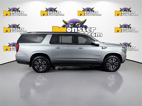 Used 2023 GMC Yukon XL AT4 image 4