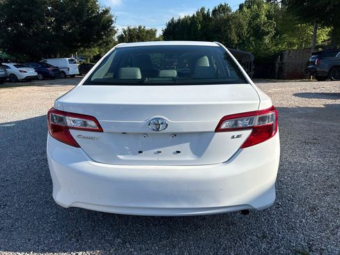 Used 2014 Toyota Camry LE w/ Moonroof Package FWD image 11