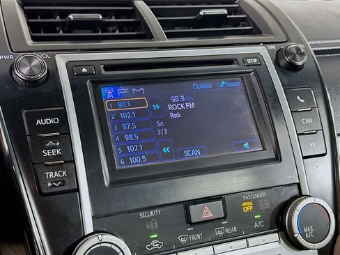 Used 2012 Toyota Camry LE image 21