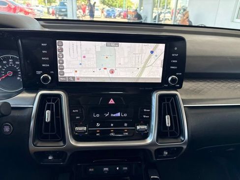 Used 2023 Kia Sorento S w/ Panoramic Sunroof Package FWD image 16