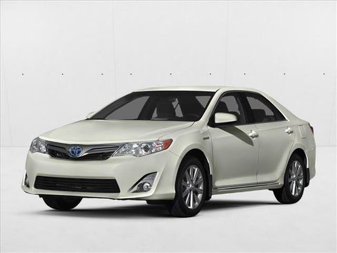 Used 2014 Toyota Camry XLE FWD image 1