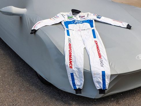 Used 2017 Ford GT RWD image 2