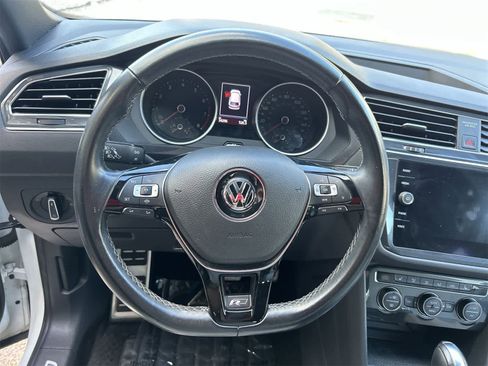 Used 2021 Volkswagen Tiguan SE R-Line image 15