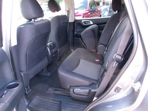 Used 2020 Nissan Pathfinder SV AWD/4WD image 6