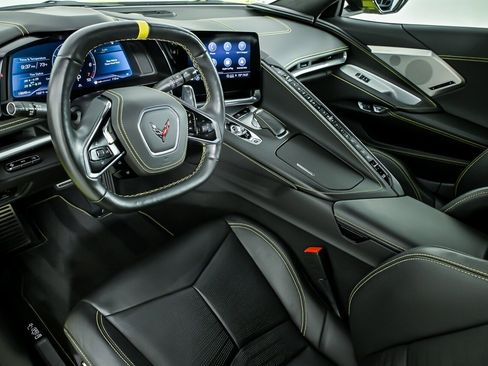 Used 2021 Chevrolet Corvette Stingray Premium Conv w/ Z51 Performance Package image 25