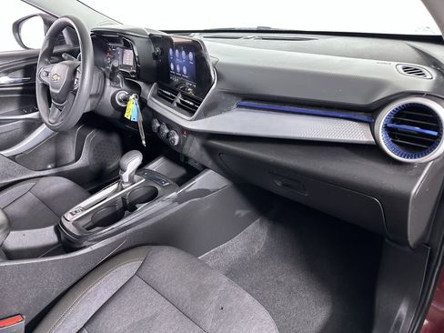 Used 2024 Chevrolet Trax LS image 66