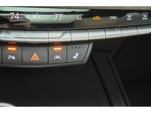 Certified 2024 Cadillac XT4 Luxury w/ Cold Weather Package image 45