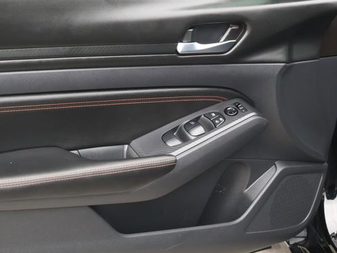 Used 2022 Nissan Altima 2.0 SR image 16