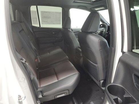 Used 2024 Honda Ridgeline Black Edition image 15