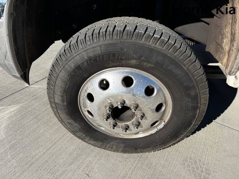 Used 2017 RAM 3500 Laramie w/ Convenience Group image 8