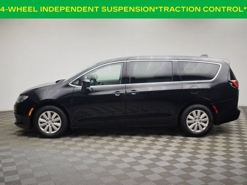 Used 2019 Chrysler Pacifica L FWD image 9