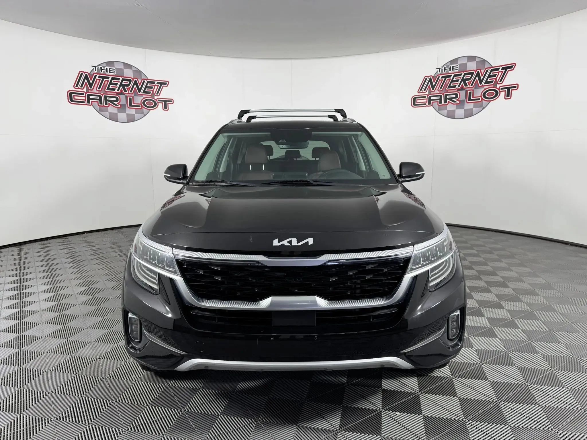 Used 2022 Kia Seltos SX w/ Sunroof Package AWD/4WD image 2
