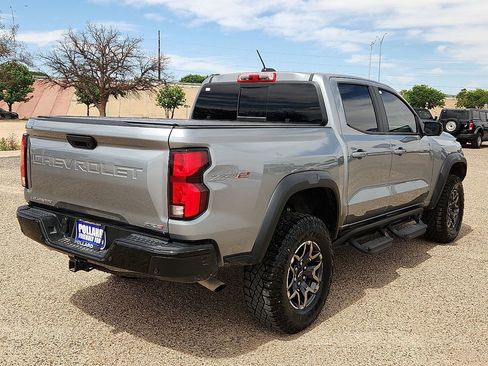 Used 2025 Chevrolet Colorado ZR2 w/ Technology Package AWD/4WD image 3