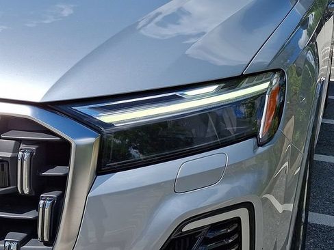 Certified 2025 Audi Q7 3.0T Premium Plus AWD/4WD image 9
