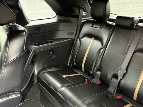 Used 2025 MAZDA CX-90 3.3 Turbo w/ Premium Plus Pkg image 31