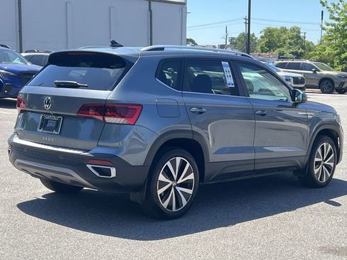 Used 2022 Volkswagen Taos SE FWD image 13