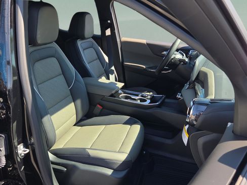 New 2026 Chevrolet Equinox LT image 25