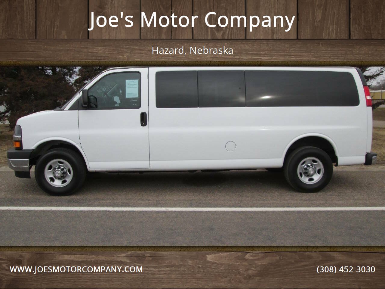 Used 2018 Chevrolet Express 3500 LT w/ LT Preferred Equipment Group RWD image 2