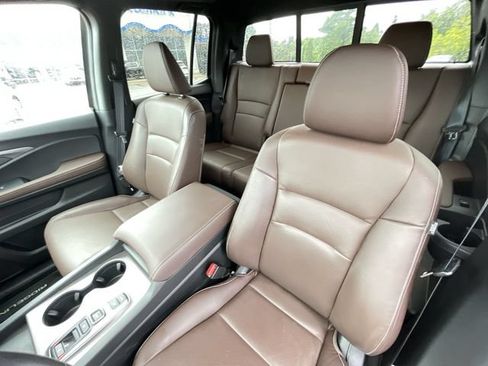 Certified 2025 Honda Ridgeline RTL image 15