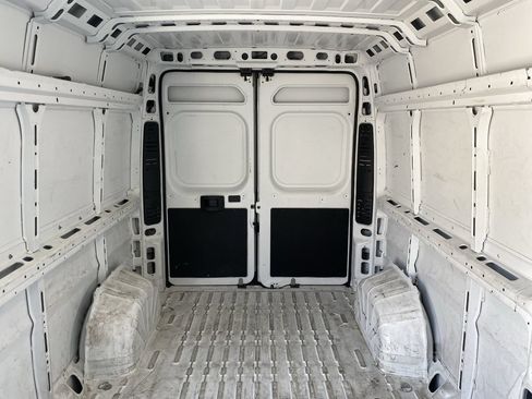 Used 2025 RAM ProMaster 2500 w/ Convenience Group FWD image 14