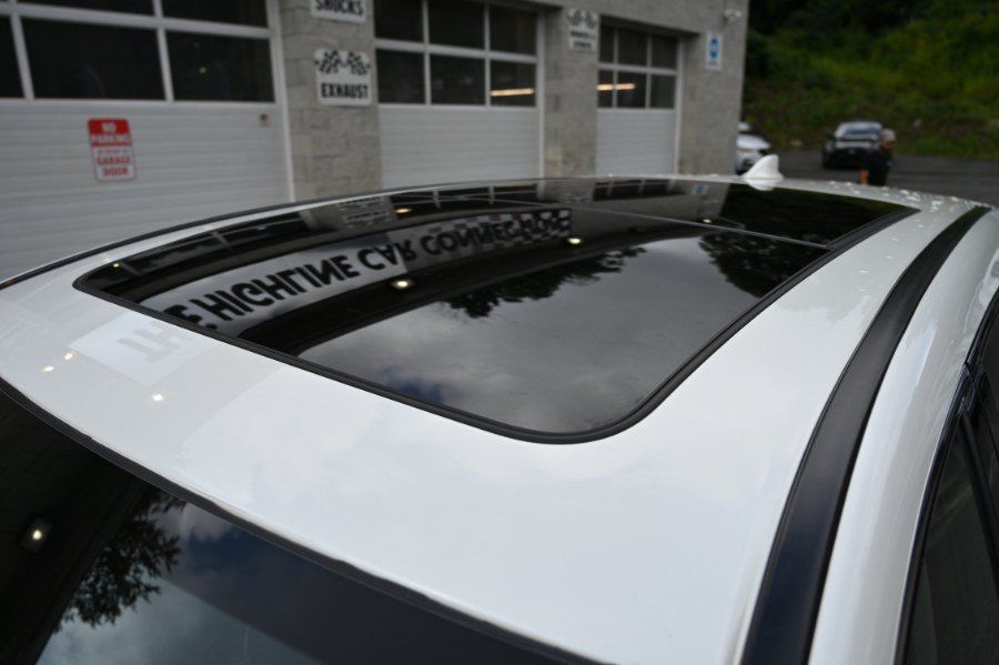 Used 2019 Acura RDX w/ Advance Package AWD/4WD image 11