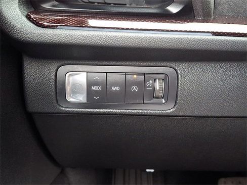 Used 2024 Chevrolet Traverse RS image 25