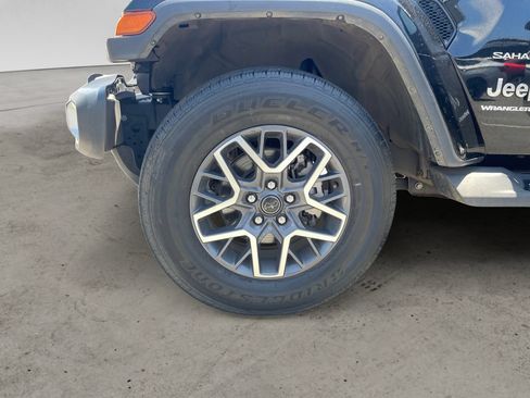 Used 2024 Jeep Wrangler Unlimited Sahara AWD/4WD image 14