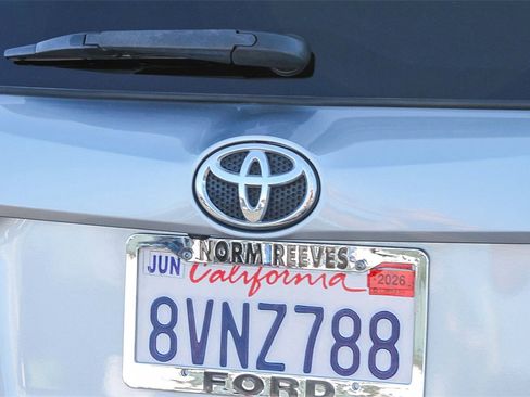 Used 2018 Toyota RAV4 XLE image 12